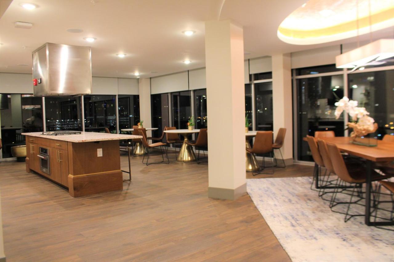 Appartamento Luxe At The Gulch Nashville Esterno foto